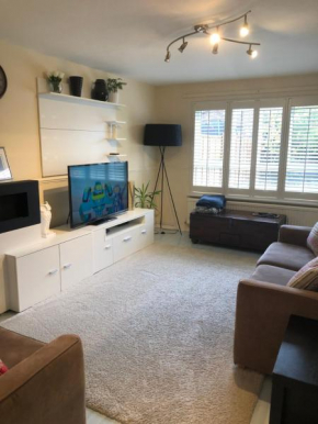  Deptfort House - 7 Minutes to London Bridge Station  Лондон